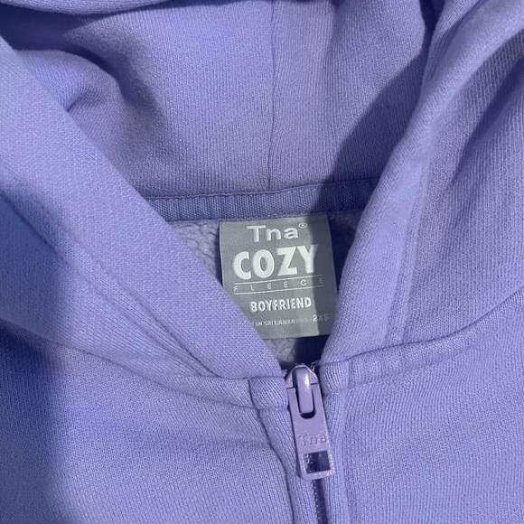 Aritzia Cozy fleece boyfriend boxy zip up hoodie - Picture 2 of 2